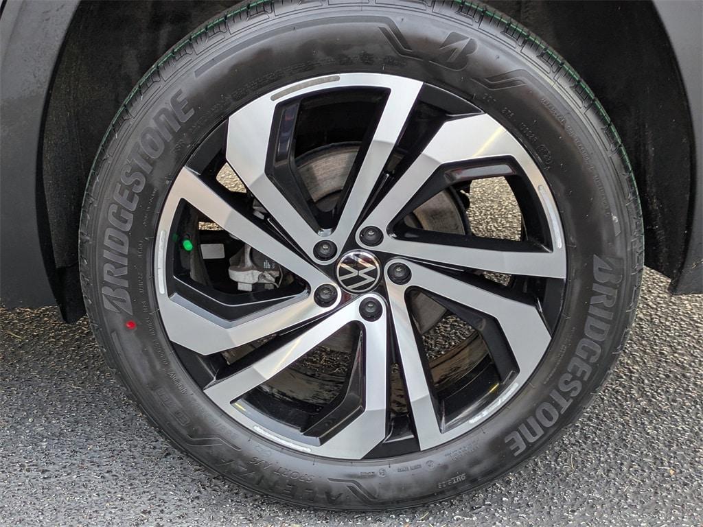 used 2023 Volkswagen Atlas car, priced at $30,031