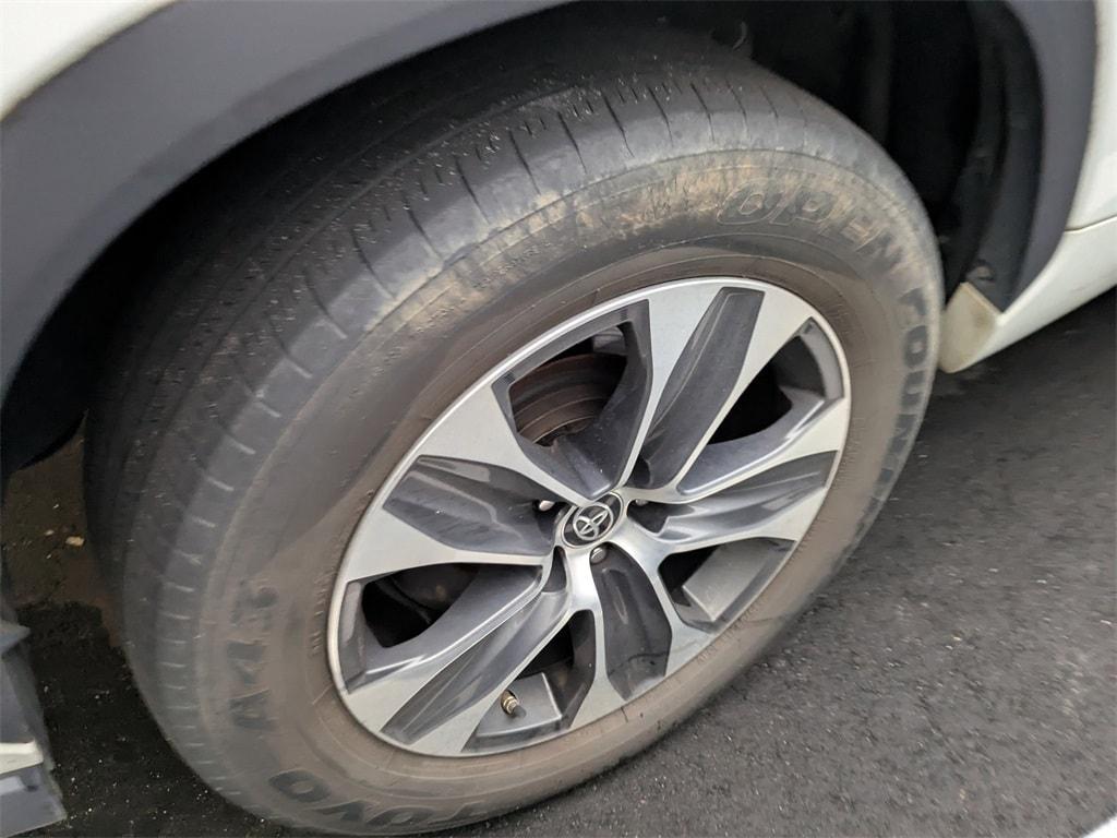 used 2022 Toyota Highlander car, priced at $36,231