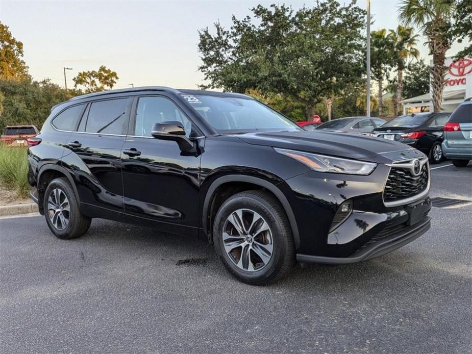 used 2023 Toyota Highlander car, priced at $40,131