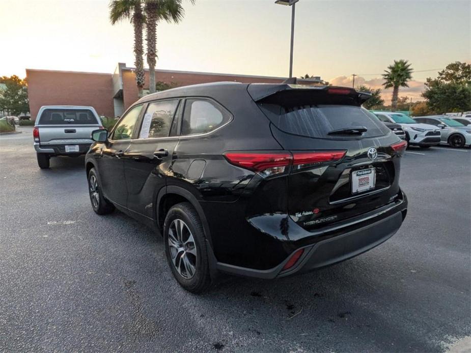 used 2023 Toyota Highlander car, priced at $40,131