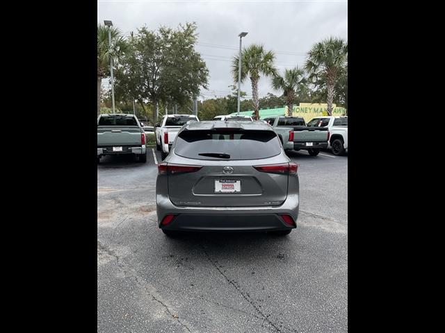 new 2026 Toyota Highlander car, priced at $49,754