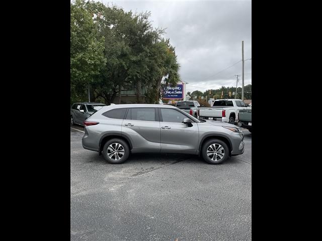 new 2026 Toyota Highlander car, priced at $49,754