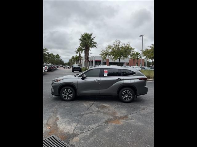 new 2026 Toyota Highlander car, priced at $49,754