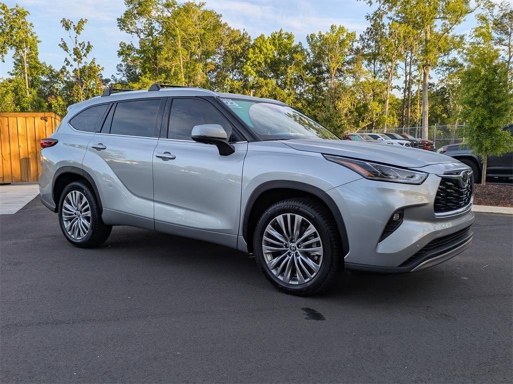 used 2023 Toyota Highlander car, priced at $43,931
