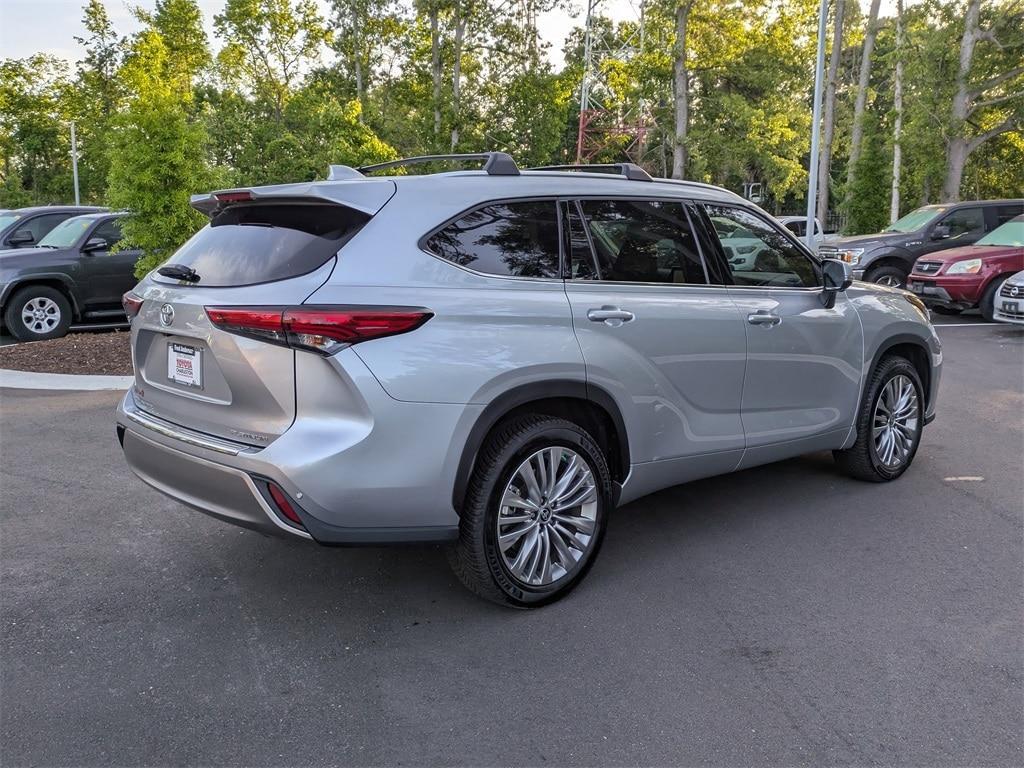 used 2023 Toyota Highlander car, priced at $43,931