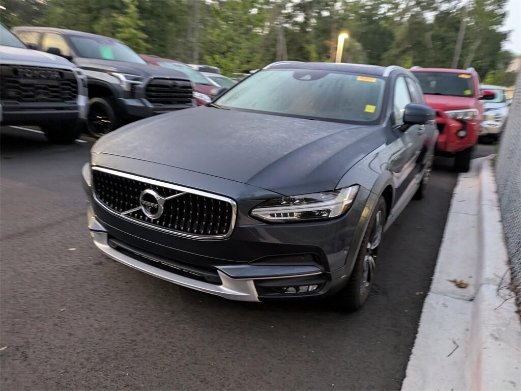 used 2018 Volvo V90 Cross Country car, priced at $24,531