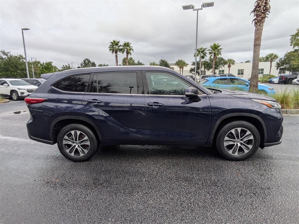 used 2021 Toyota Highlander car, priced at $29,431
