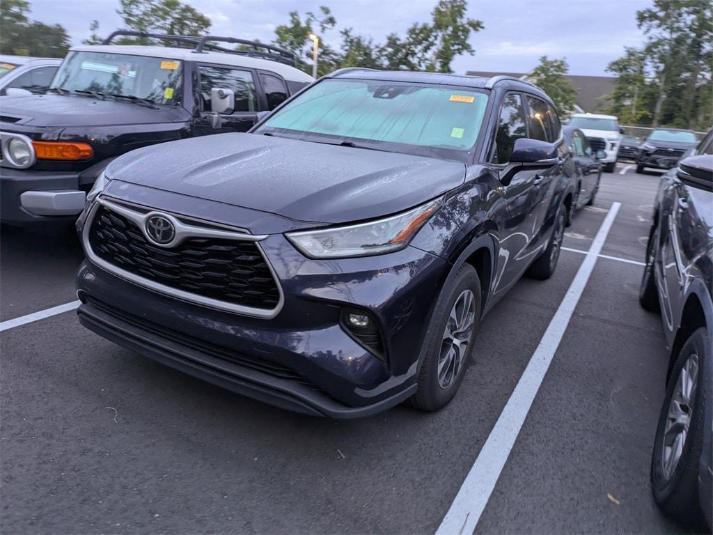 used 2021 Toyota Highlander car, priced at $29,831