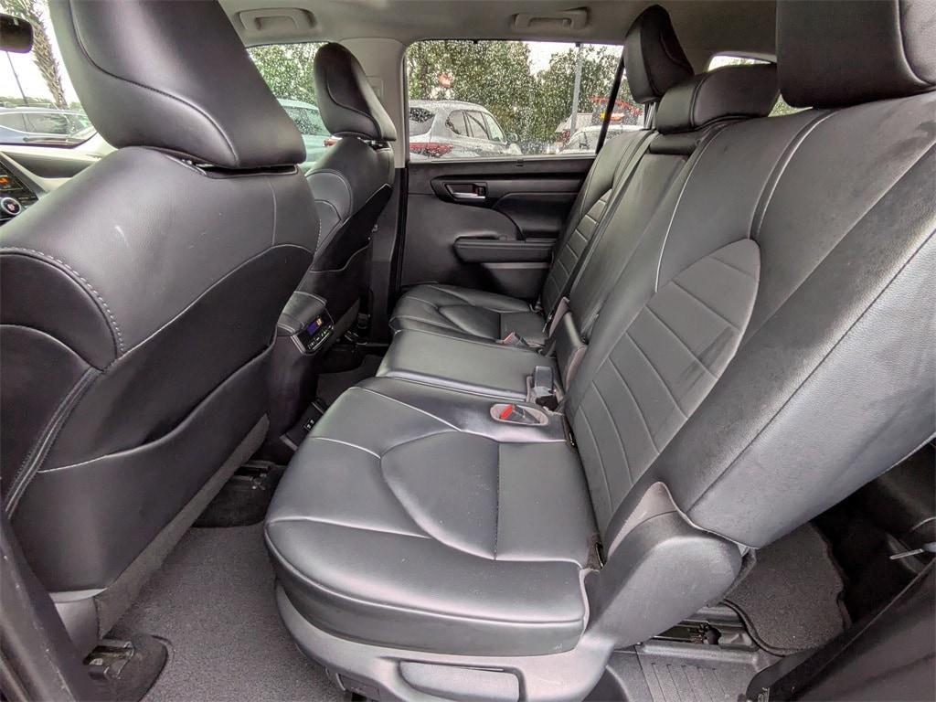 used 2021 Toyota Highlander car, priced at $29,431