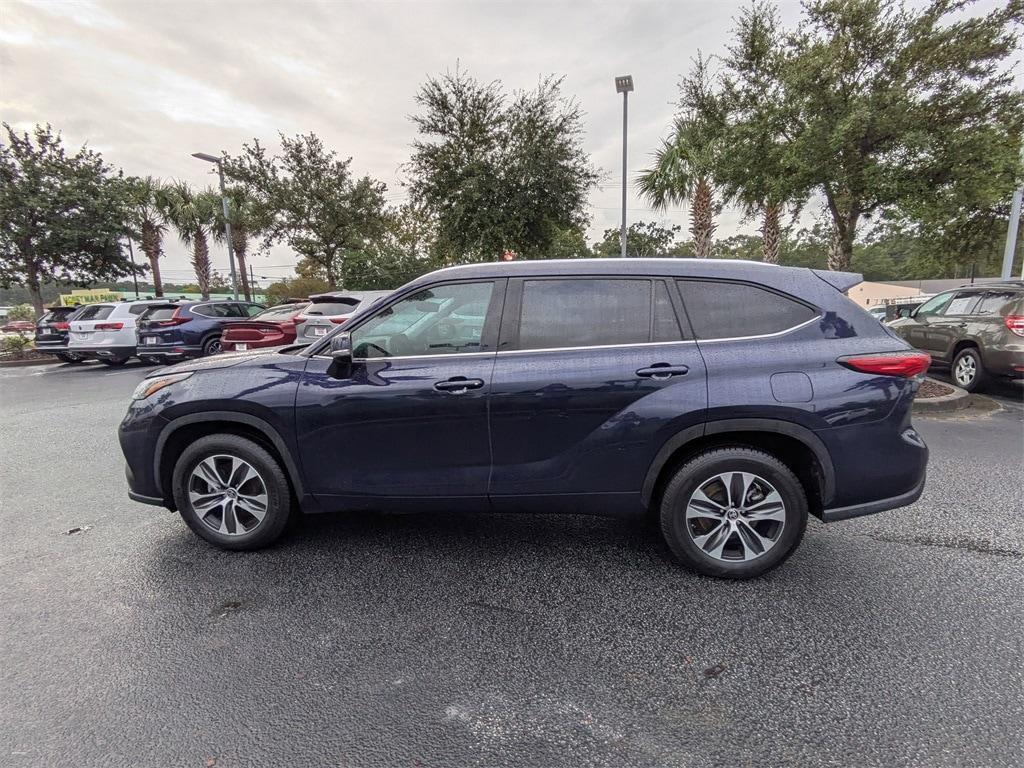 used 2021 Toyota Highlander car, priced at $29,431
