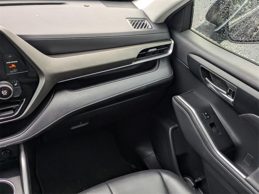 used 2021 Toyota Highlander car, priced at $29,431
