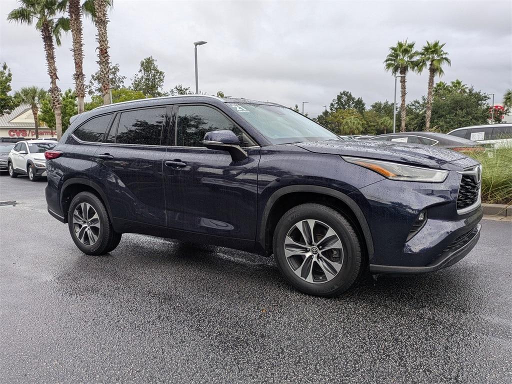 used 2021 Toyota Highlander car, priced at $29,431