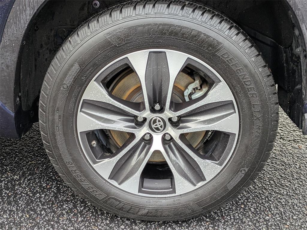 used 2021 Toyota Highlander car, priced at $29,431