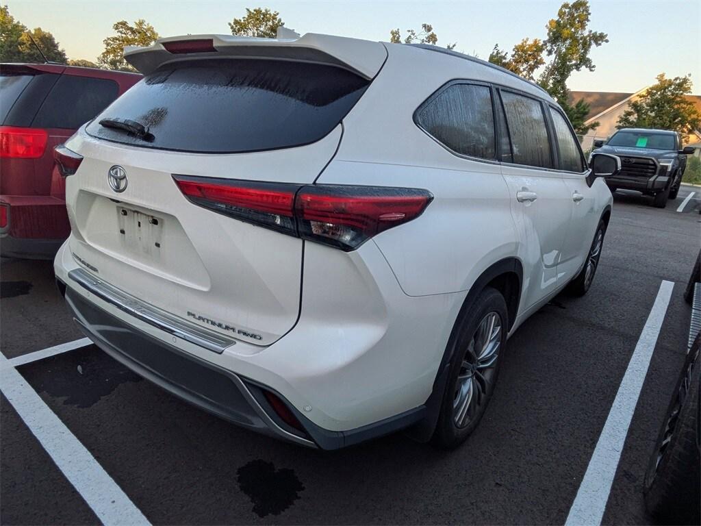 used 2021 Toyota Highlander car, priced at $40,831