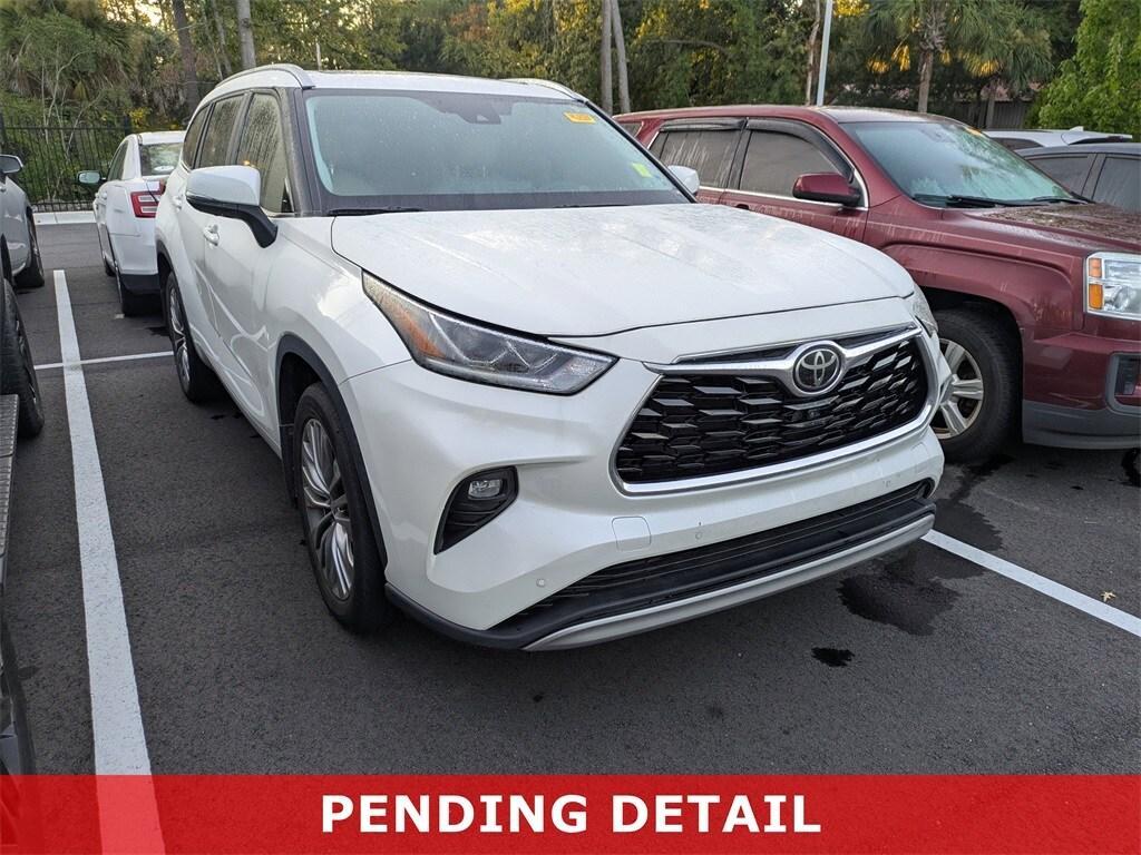 used 2021 Toyota Highlander car, priced at $40,831