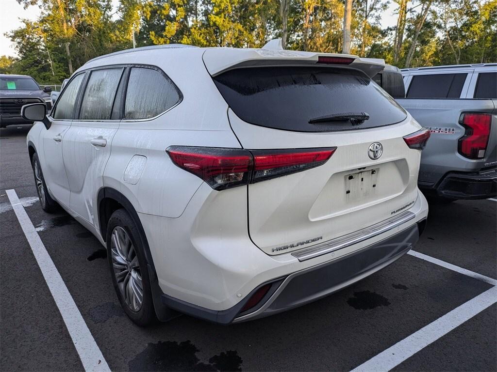 used 2021 Toyota Highlander car, priced at $40,831