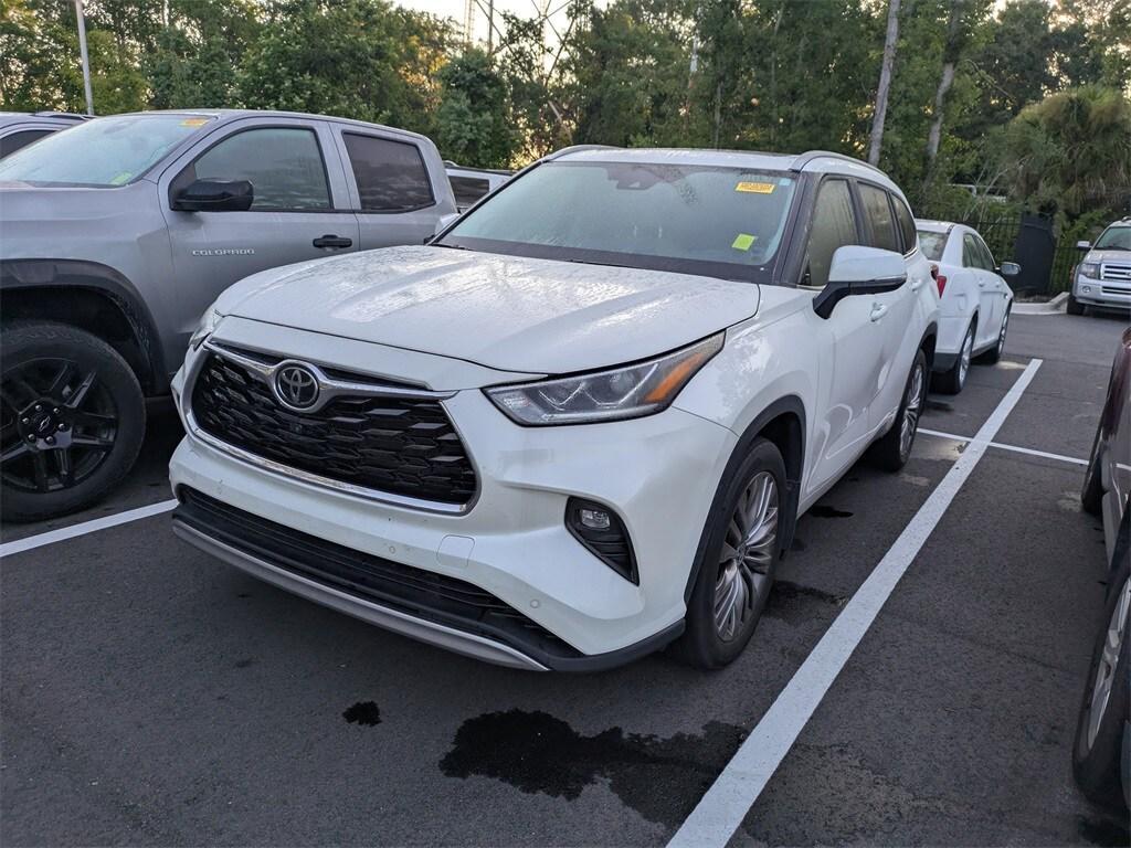 used 2021 Toyota Highlander car, priced at $40,831