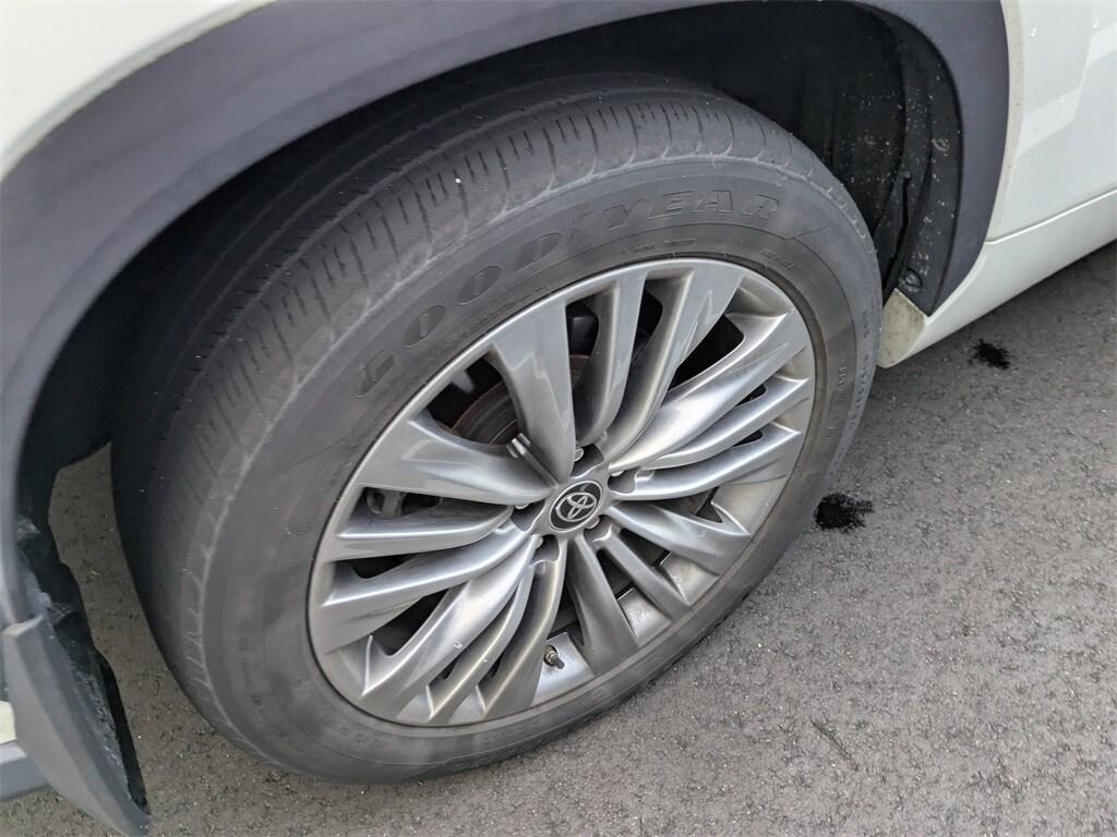 used 2021 Toyota Highlander car, priced at $40,831