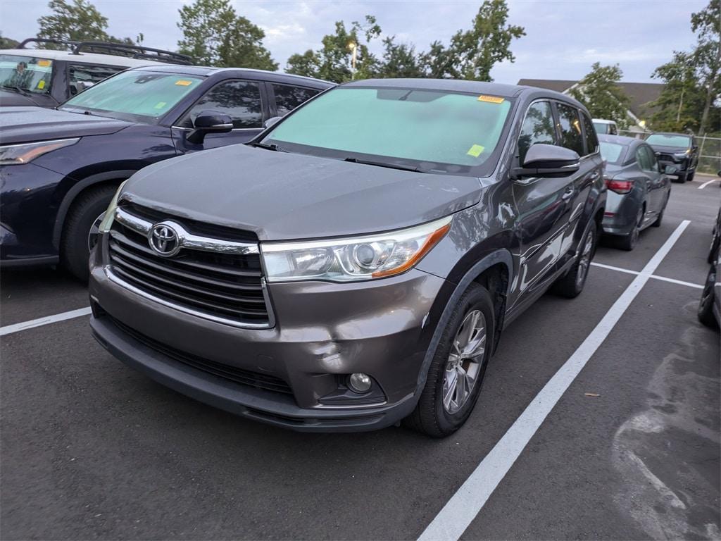 used 2015 Toyota Highlander car, priced at $15,531