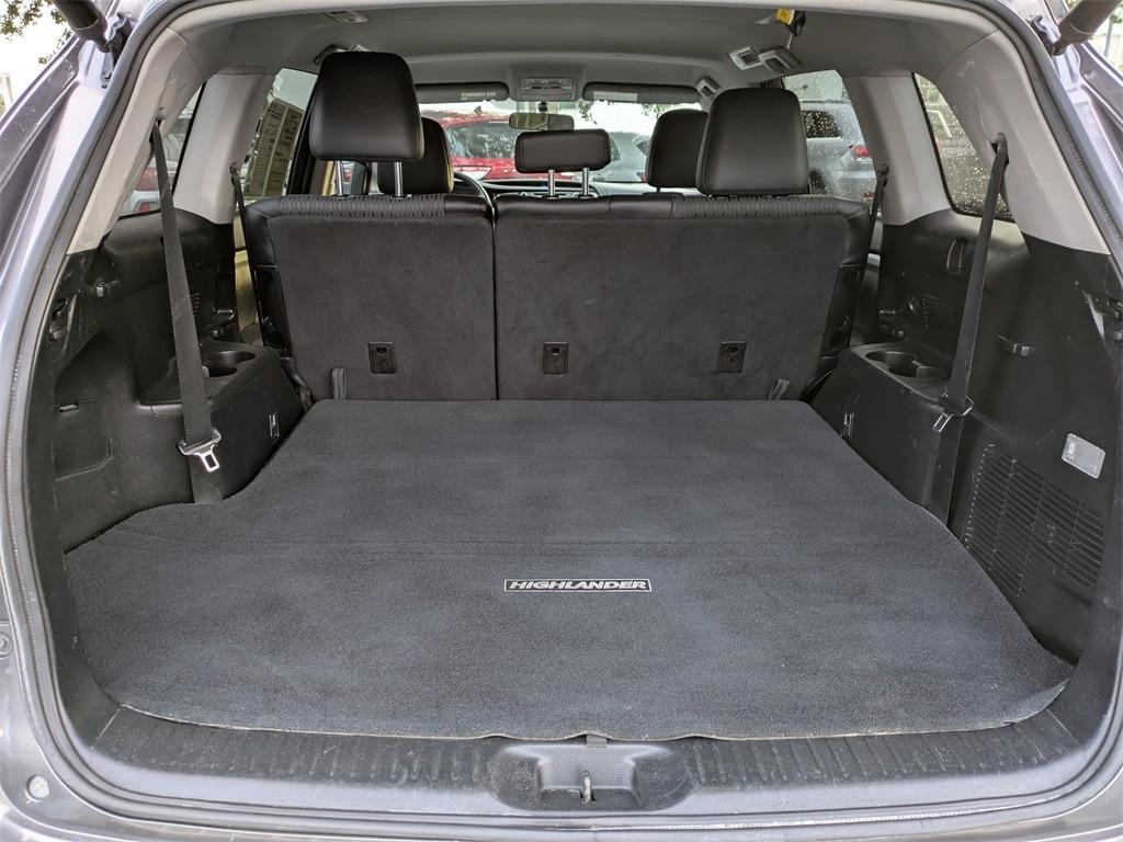 used 2015 Toyota Highlander car, priced at $15,331
