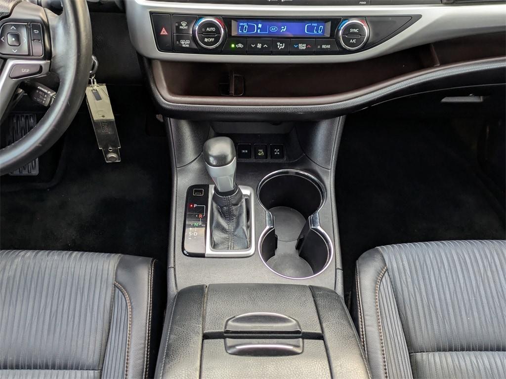 used 2015 Toyota Highlander car, priced at $15,331