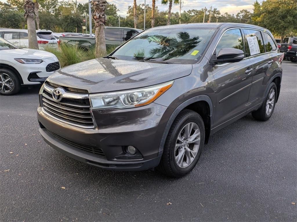 used 2015 Toyota Highlander car, priced at $15,331