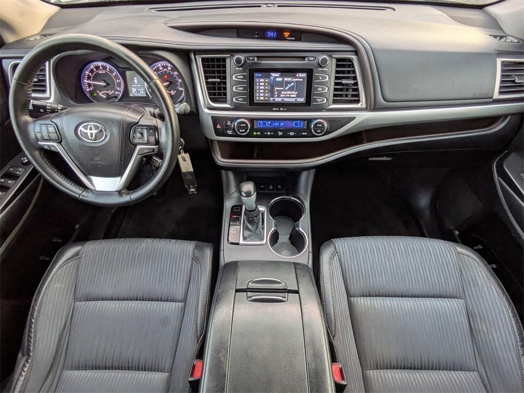 used 2015 Toyota Highlander car, priced at $15,331