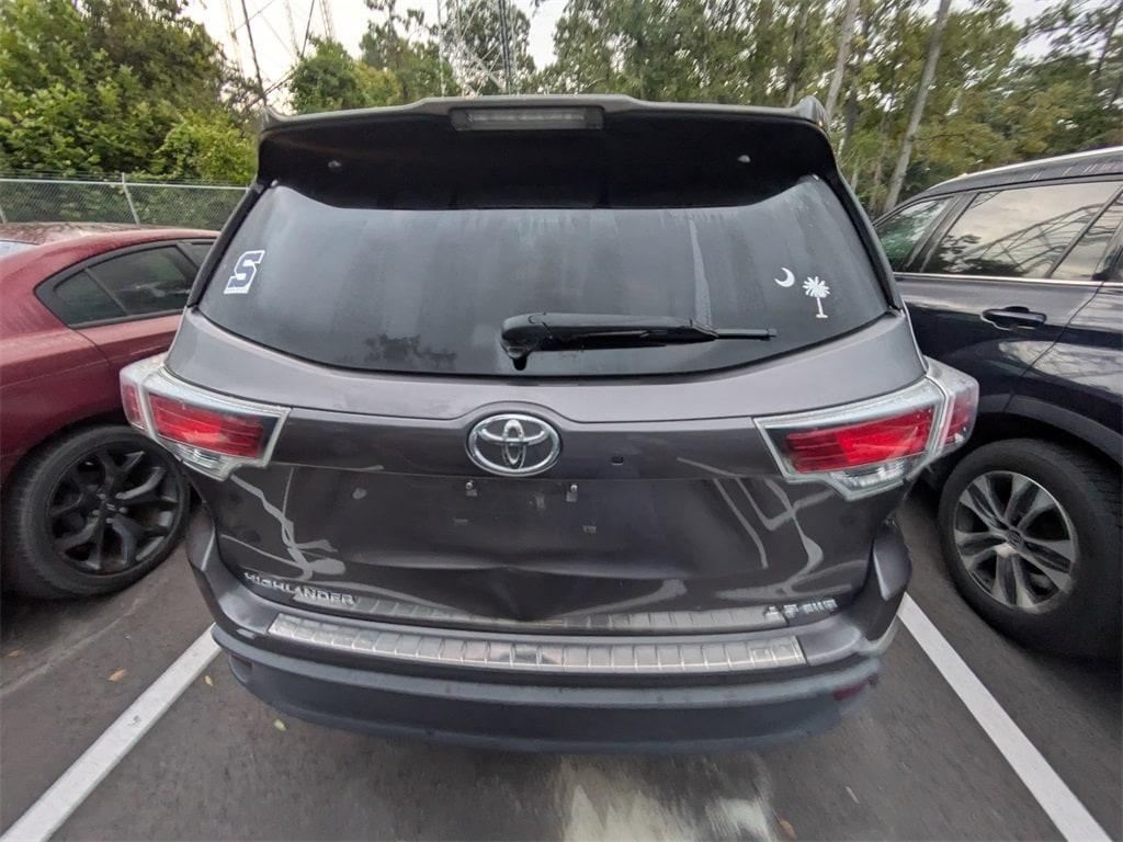 used 2015 Toyota Highlander car, priced at $15,531