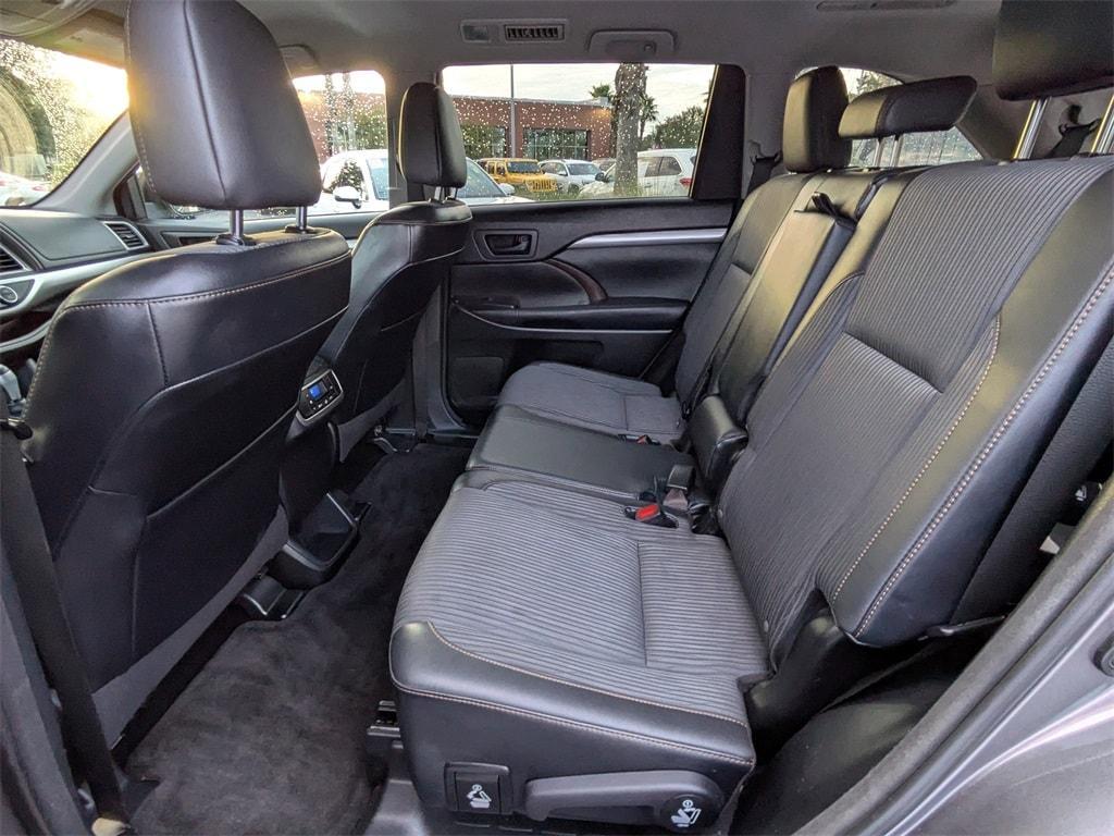 used 2015 Toyota Highlander car, priced at $15,331