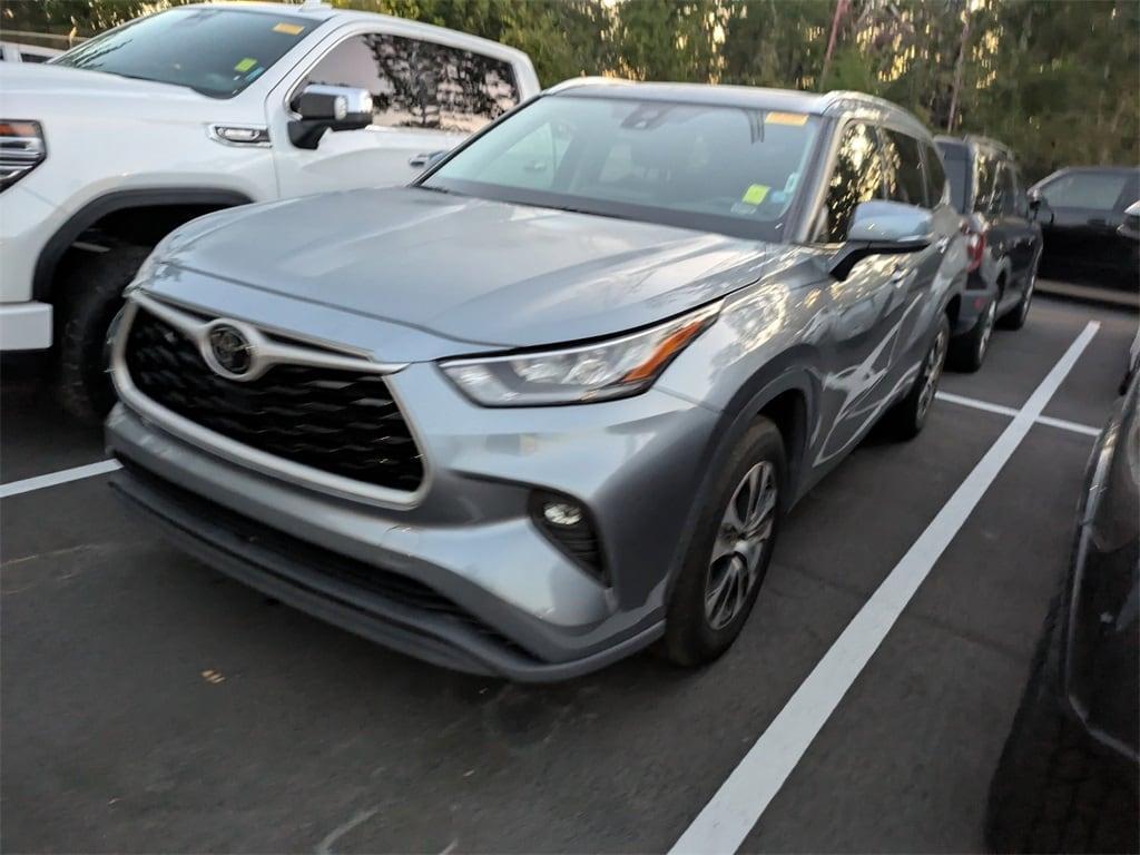 used 2020 Toyota Highlander car, priced at $28,931
