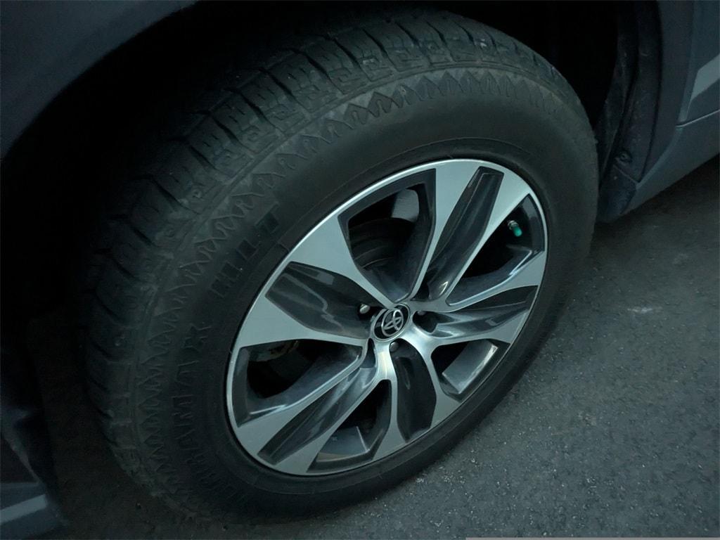 used 2020 Toyota Highlander car, priced at $28,931