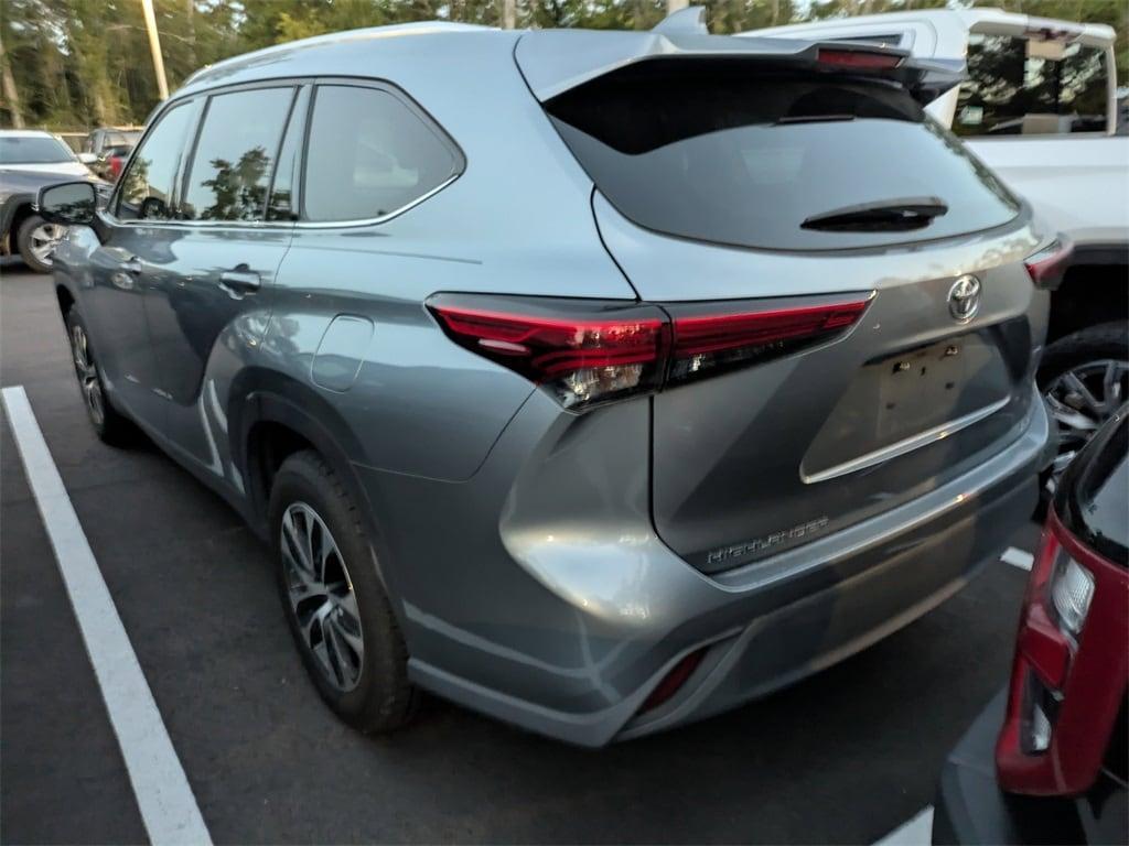 used 2020 Toyota Highlander car, priced at $28,931