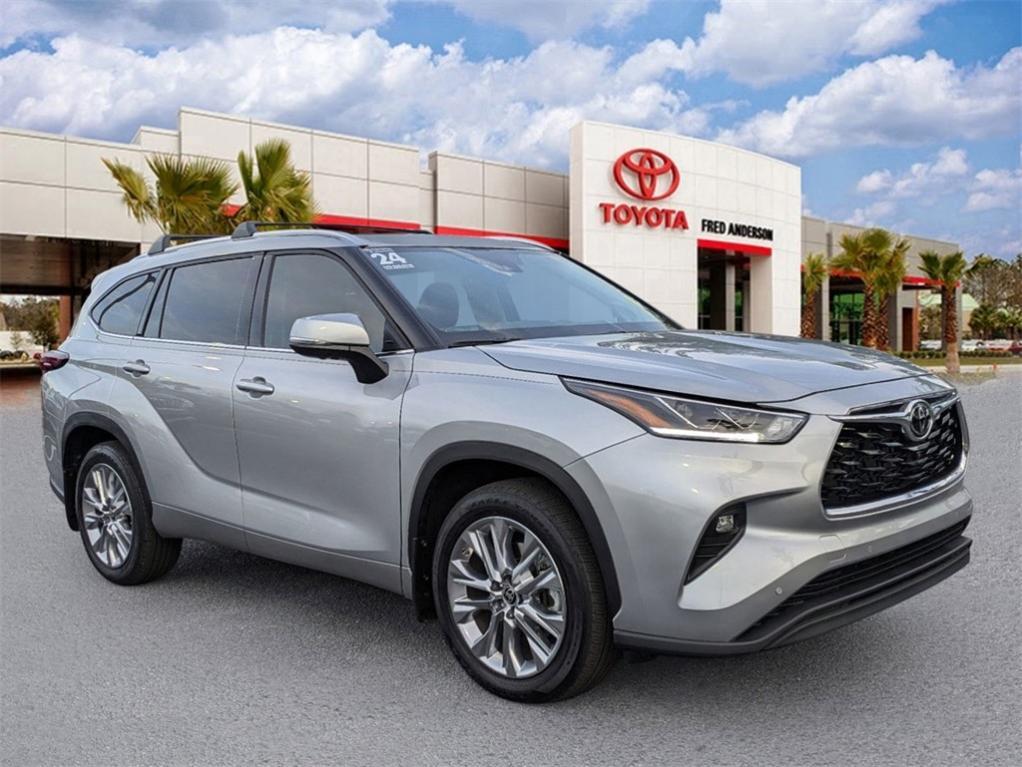 used 2024 Toyota Highlander car, priced at $46,731