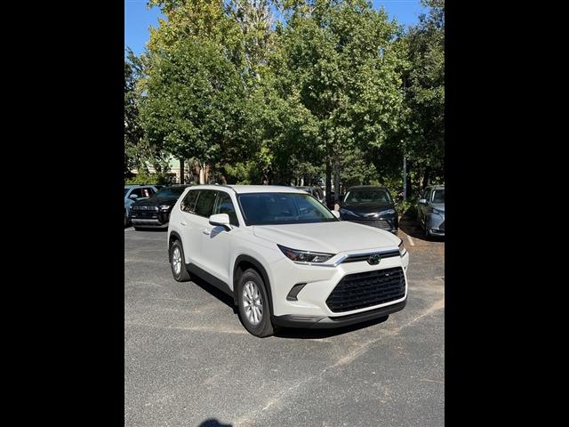 new 2026 Toyota Highlander Hybrid car, priced at $51,630