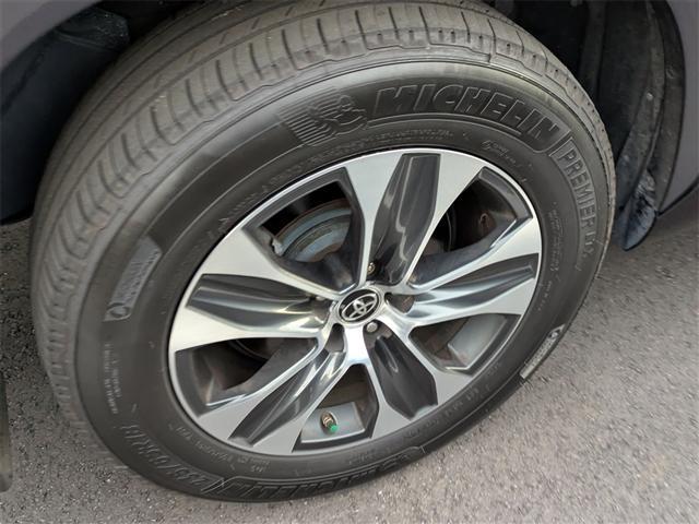 used 2021 Toyota Highlander car, priced at $31,491