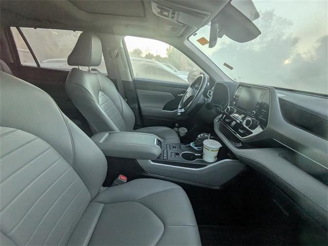 used 2021 Toyota Highlander car, priced at $31,491