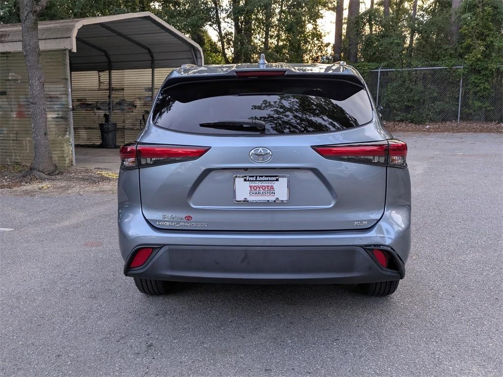used 2022 Toyota Highlander car, priced at $37,331