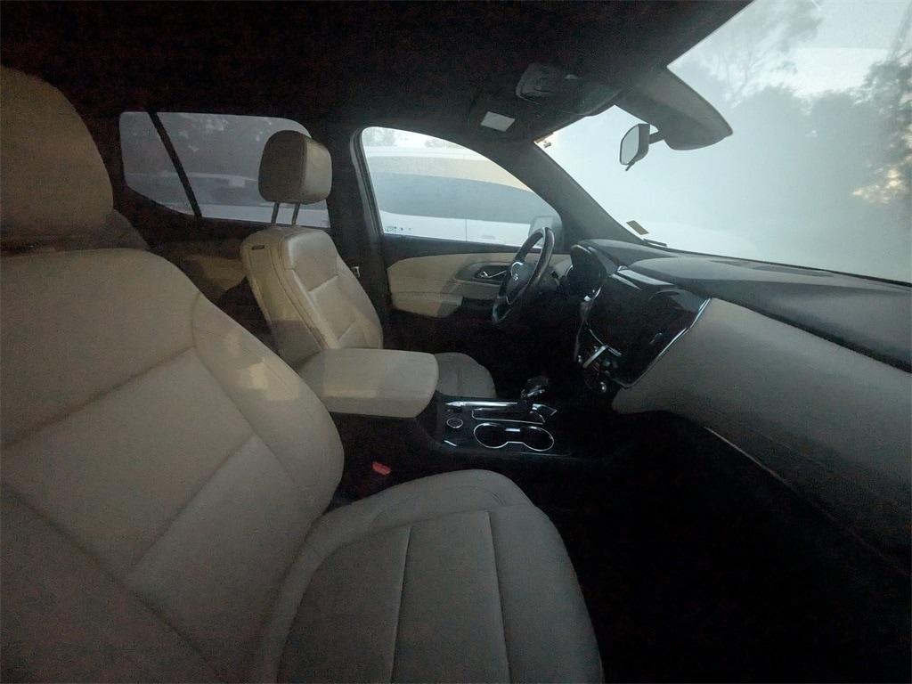 used 2022 Chevrolet Traverse car, priced at $25,131
