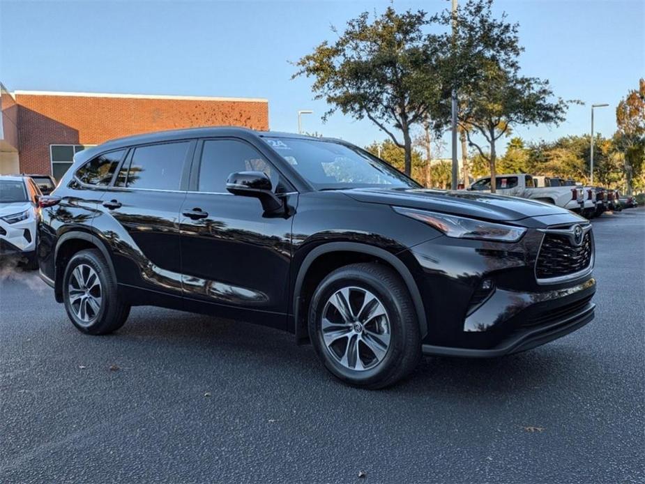 used 2024 Toyota Highlander car, priced at $46,031