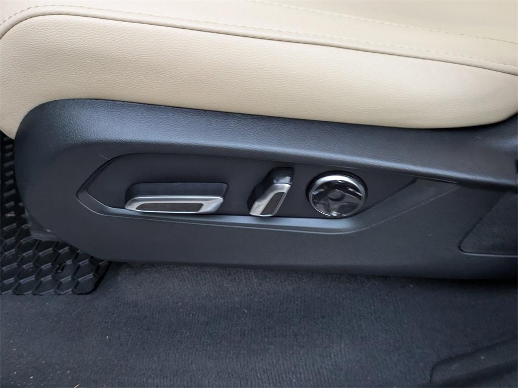 used 2023 Acura MDX car, priced at $40,731