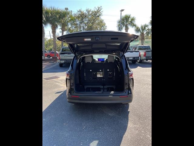 new 2025 Toyota Sienna car
