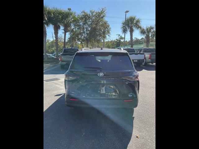 new 2025 Toyota Sienna car