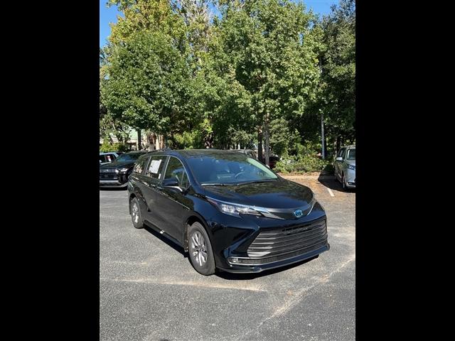 new 2025 Toyota Sienna car