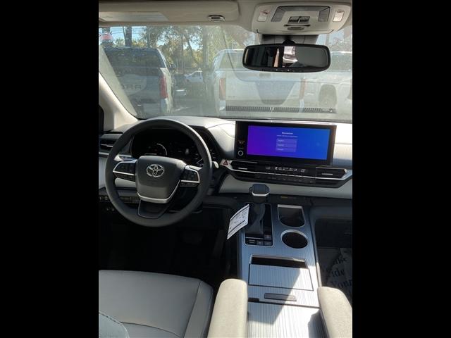 new 2025 Toyota Sienna car