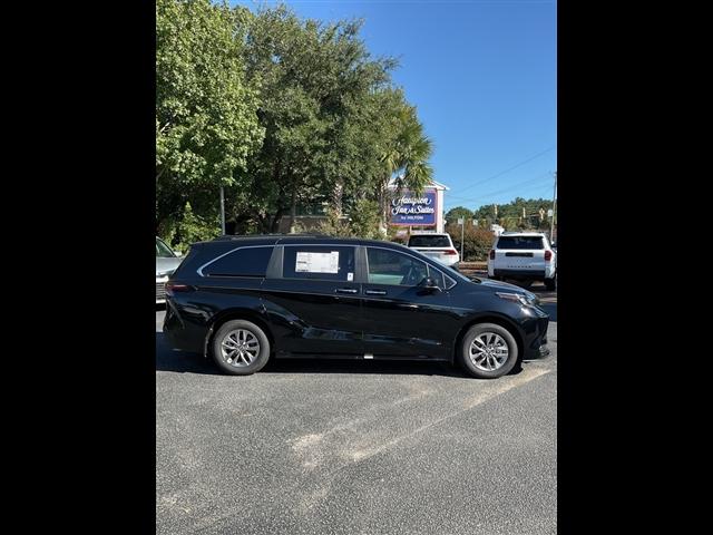 new 2025 Toyota Sienna car