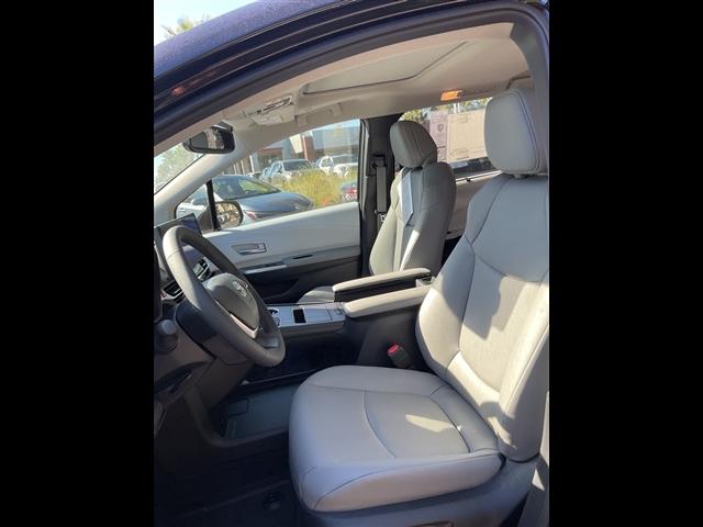 new 2025 Toyota Sienna car