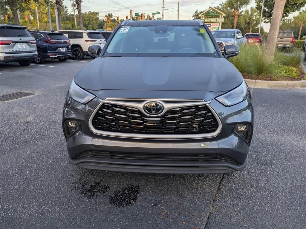 used 2022 Toyota Highlander car, priced at $34,831