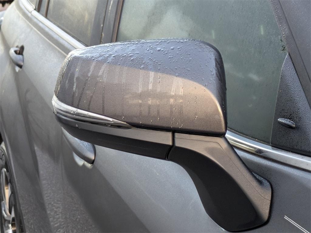 used 2022 Toyota Highlander car, priced at $34,831