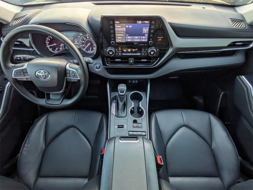 used 2022 Toyota Highlander car, priced at $34,831