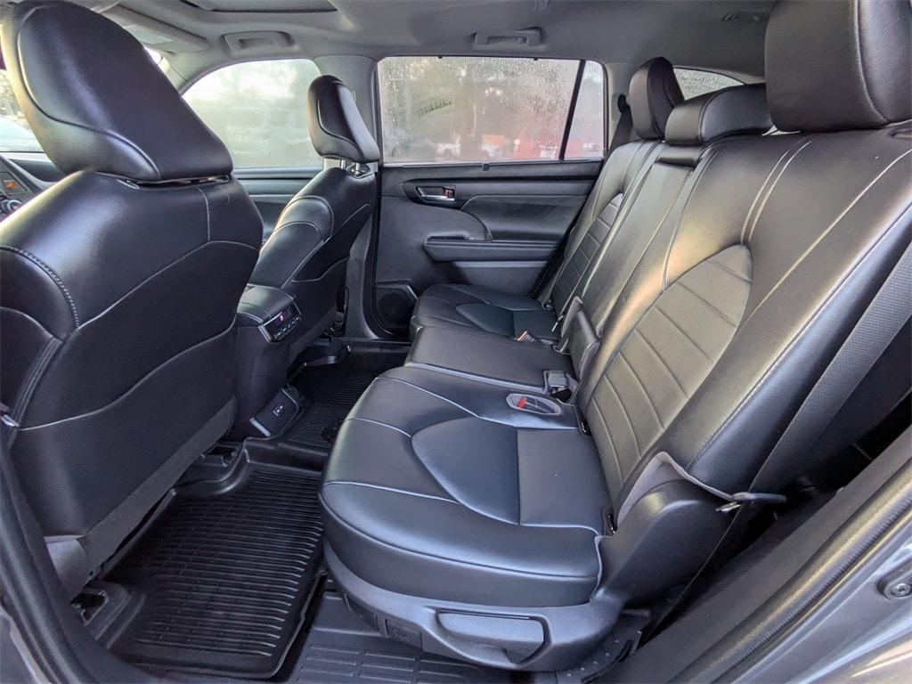 used 2022 Toyota Highlander car, priced at $34,831